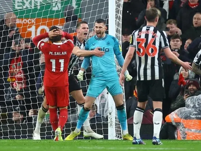 Salah lập cú đúp, Liverpool xây chắc ngôi đầu Ngoại hạng Anh - Ảnh 1. Salah lập cú đúp, Liverpool xây chắc ngôi đầu Ngoại hạng Anh - Ảnh 1.