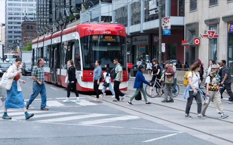 Canada siết thị thực du học với sinh viên cao đẳng và đại học - Ảnh 1.