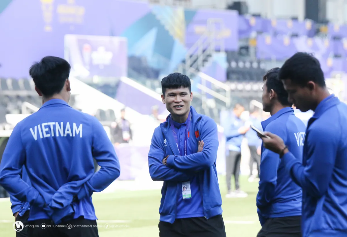 HLV Philippe Troussier: “Đội tuyển Việt Nam giữ vững động lực và hướng đến kết quả tốt nhất trước Iraq” - Ảnh 8. HLV Philippe Troussier: “Đội tuyển Việt Nam giữ vững động lực và hướng đến kết quả tốt nhất trước Iraq” - Ảnh 8.