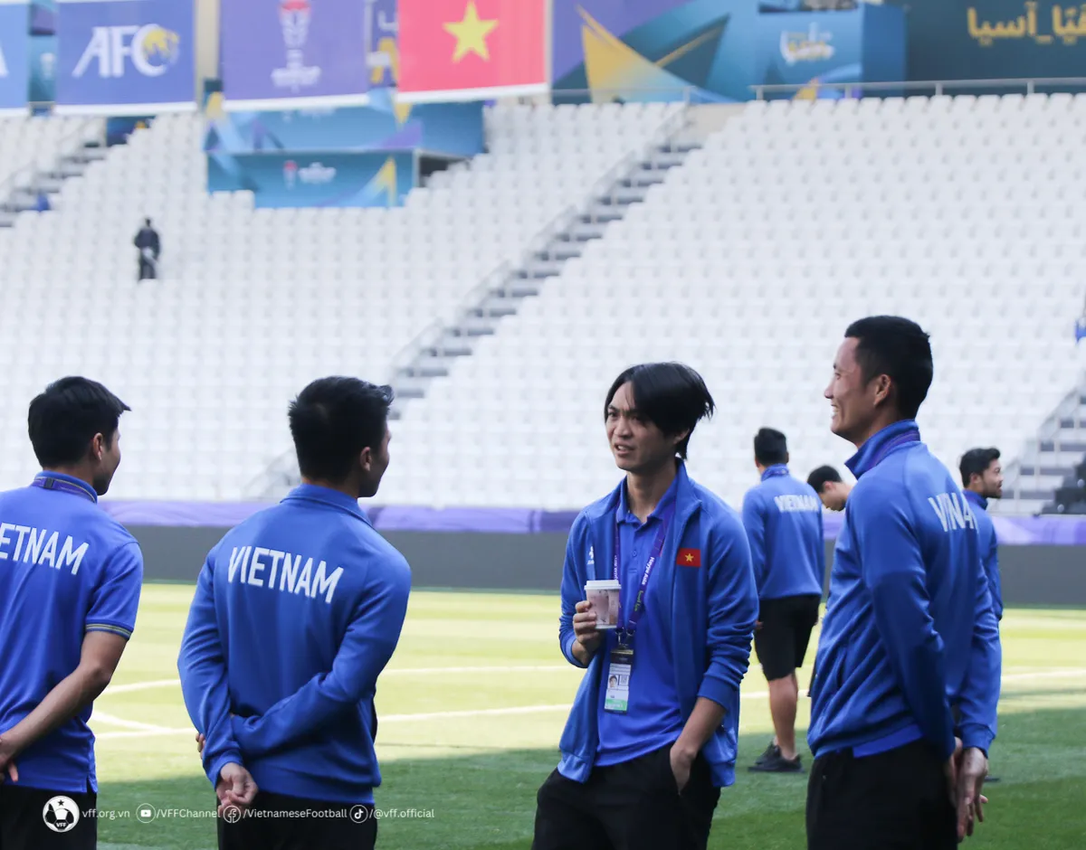 HLV Philippe Troussier: “Đội tuyển Việt Nam giữ vững động lực và hướng đến kết quả tốt nhất trước Iraq” - Ảnh 6. HLV Philippe Troussier: “Đội tuyển Việt Nam giữ vững động lực và hướng đến kết quả tốt nhất trước Iraq” - Ảnh 6.