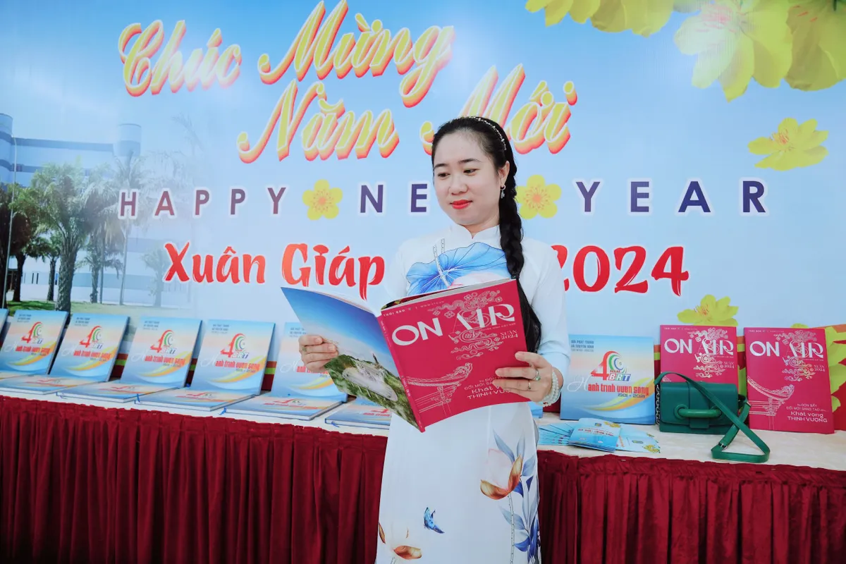 Ấn phẩm VTV ON AIR tham gia Hội Báo Xuân Bà Rịa - Vũng Tàu năm 2024 - Ảnh 6.