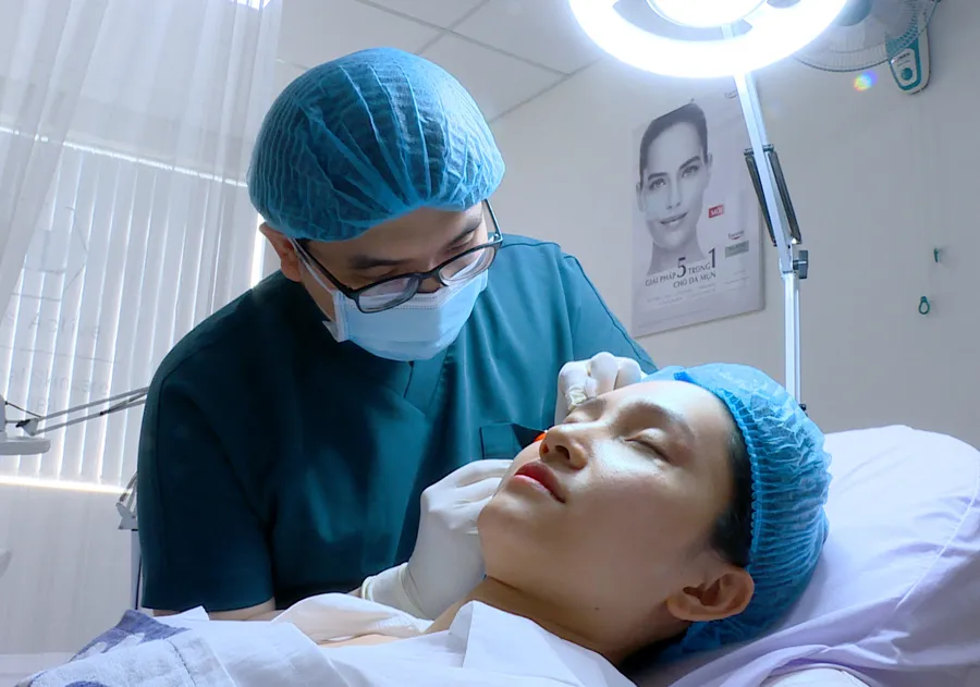 Nhiều người mất Tết vì biến chứng do làm đẹp - Ảnh 2. Nhiều người mất Tết vì biến chứng do làm đẹp - Ảnh 2.