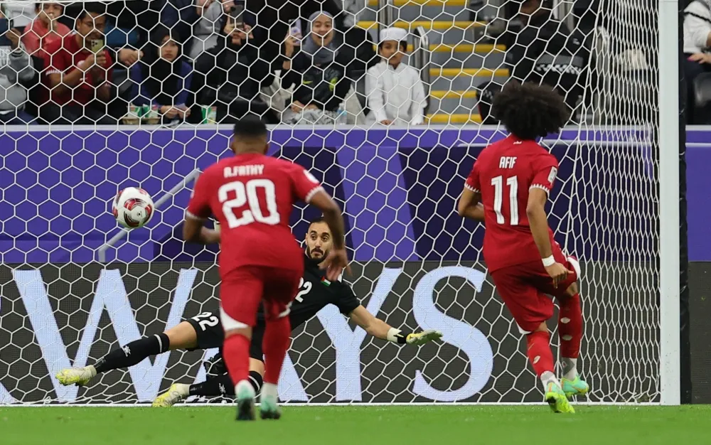 Asian Cup 2023 | ĐT Qatar ngược dòng vượt qua ĐT Palestine - Ảnh 2. Asian Cup 2023 | ĐT Qatar ngược dòng vượt qua ĐT Palestine - Ảnh 2.