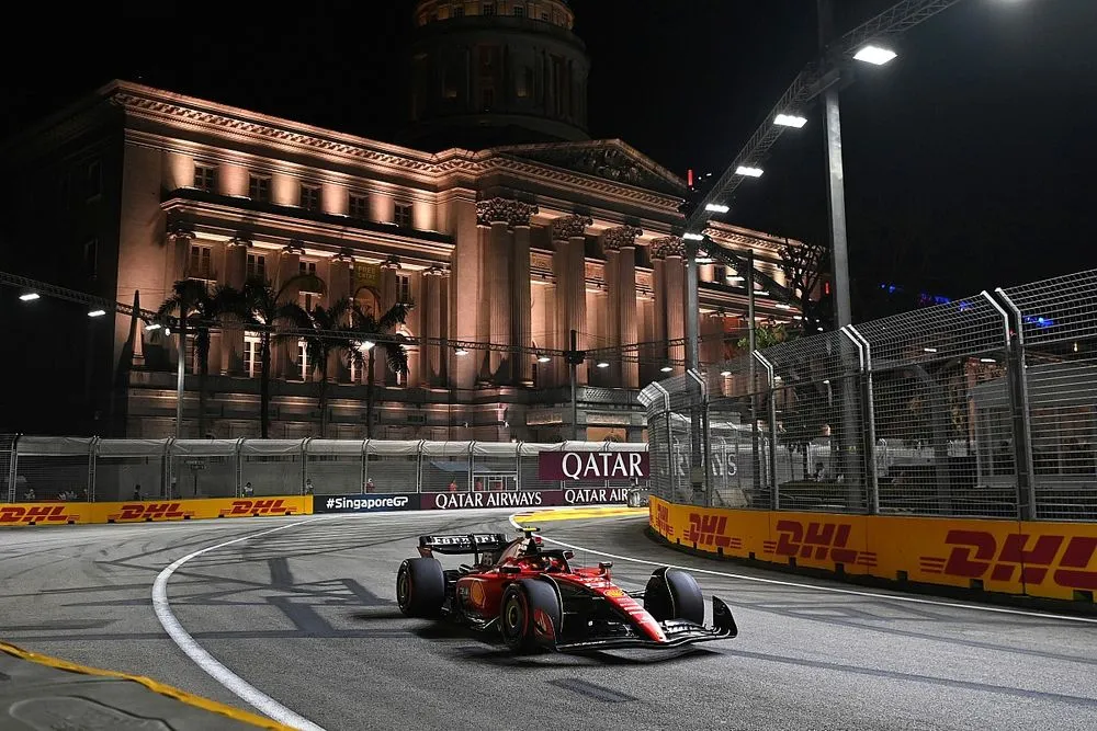 F1 đang sử dụng quá nhiều đường đua phố - Ảnh 2. F1 đang sử dụng quá nhiều đường đua phố - Ảnh 2.