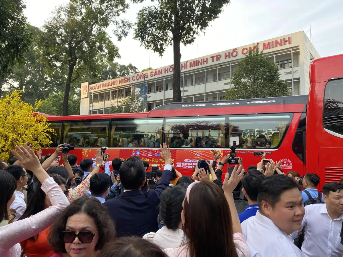 TP Hồ Chí Minh: Đưa hơn 2.200 sinh viên, người lao động về quê đón Tết - Ảnh 7.