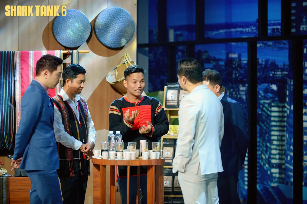 Shark Tank - Tập 14: Chàng trai Ê Đê thu về chục tỷ sau hơn 1 năm bán cà phê rang - Ảnh 3.