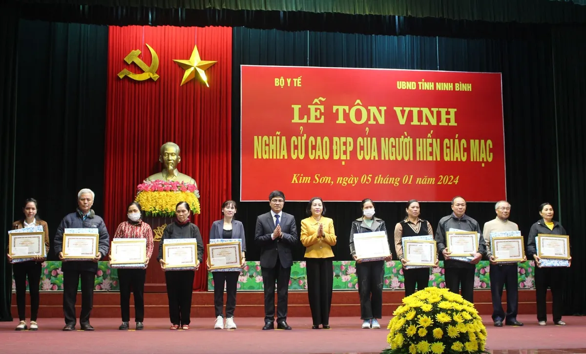 Lễ tôn vinh nghĩa cử cao đẹp của người hiến tặng giác mạc - Ảnh 7.