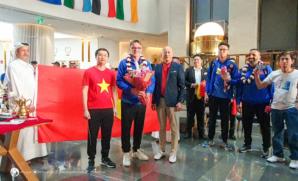 ĐT Việt Nam được đón tiếp chu đáo và nồng nhiệt tại Doha, Qatar - Ảnh 13. ĐT Việt Nam được đón tiếp chu đáo và nồng nhiệt tại Doha, Qatar - Ảnh 13.