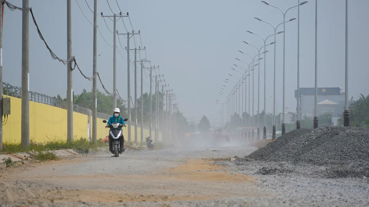 Người dân Cần Thơ vui mừng khi đường vành đai sân bay sắp thông xe - Ảnh 6.