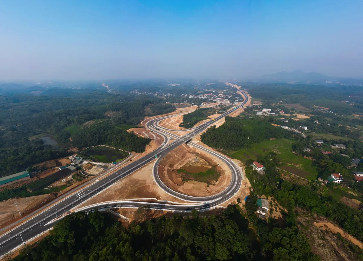Niềm vui của người d&acirc;n Tuy&ecirc;n Quang với con đường cao tốc đầu ti&ecirc;n của tỉnh - Ảnh 6.