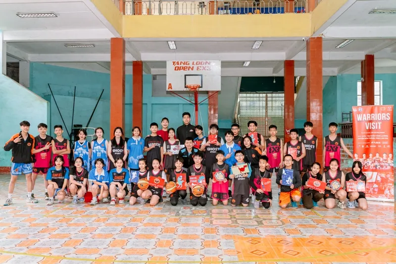 Thang Long Warriors giao lưu bóng rổ tại vùng cao - Ảnh 6. Thang Long Warriors giao lưu bóng rổ tại vùng cao - Ảnh 6.