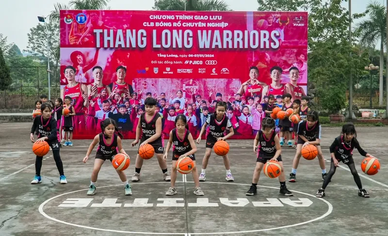Thang Long Warriors giao lưu bóng rổ tại vùng cao - Ảnh 1. Thang Long Warriors giao lưu bóng rổ tại vùng cao - Ảnh 1.