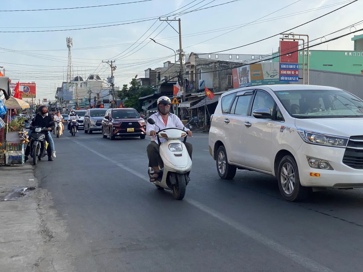 Cửa ng&otilde; TP Hồ Ch&iacute; Minh kh&ocirc;ng xảy ra &ugrave;n ứ ng&agrave;y cuối kỳ nghỉ Tết - Ảnh 1.