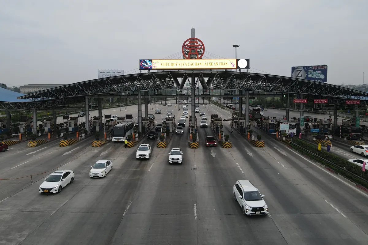 Cửa ngõ phía Nam Hà Nội bất ngờ thông thoáng trong ngày nghỉ Tết cuối cùng - Ảnh 2.