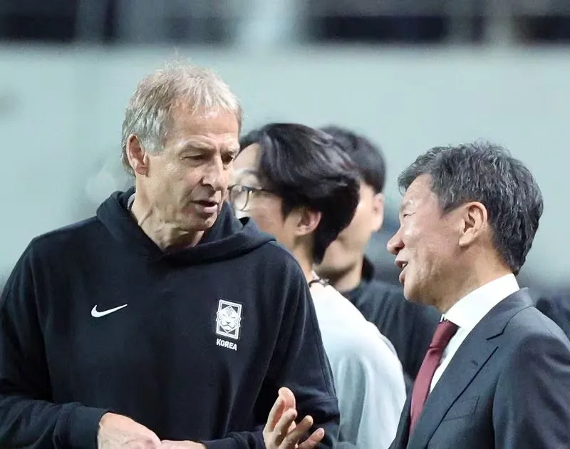 Các quan chức Hiệp hội bóng đá Hàn Quốc đồng thuận sa thải HLV Jurgen Klinsmann - Ảnh 1. Các quan chức Hiệp hội bóng đá Hàn Quốc đồng thuận sa thải HLV Jurgen Klinsmann - Ảnh 1.