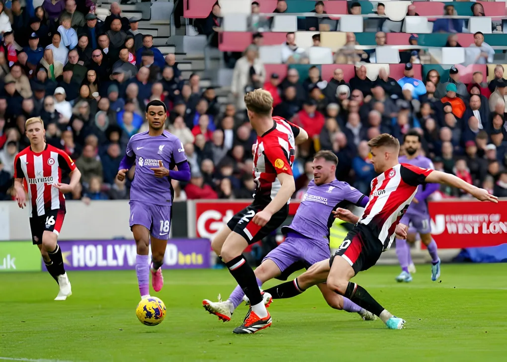 Thắng dễ Brentford, Liverpool củng cố ngôi đầu tại Ngoại hạng Anh - Ảnh 1. Thắng dễ Brentford, Liverpool củng cố ngôi đầu tại Ngoại hạng Anh - Ảnh 1.