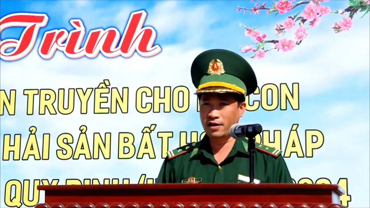 Ngư dân được tặng quà, mời ăn sáng đầu năm để chung tay gỡ thẻ vàng IUU - Ảnh 2.