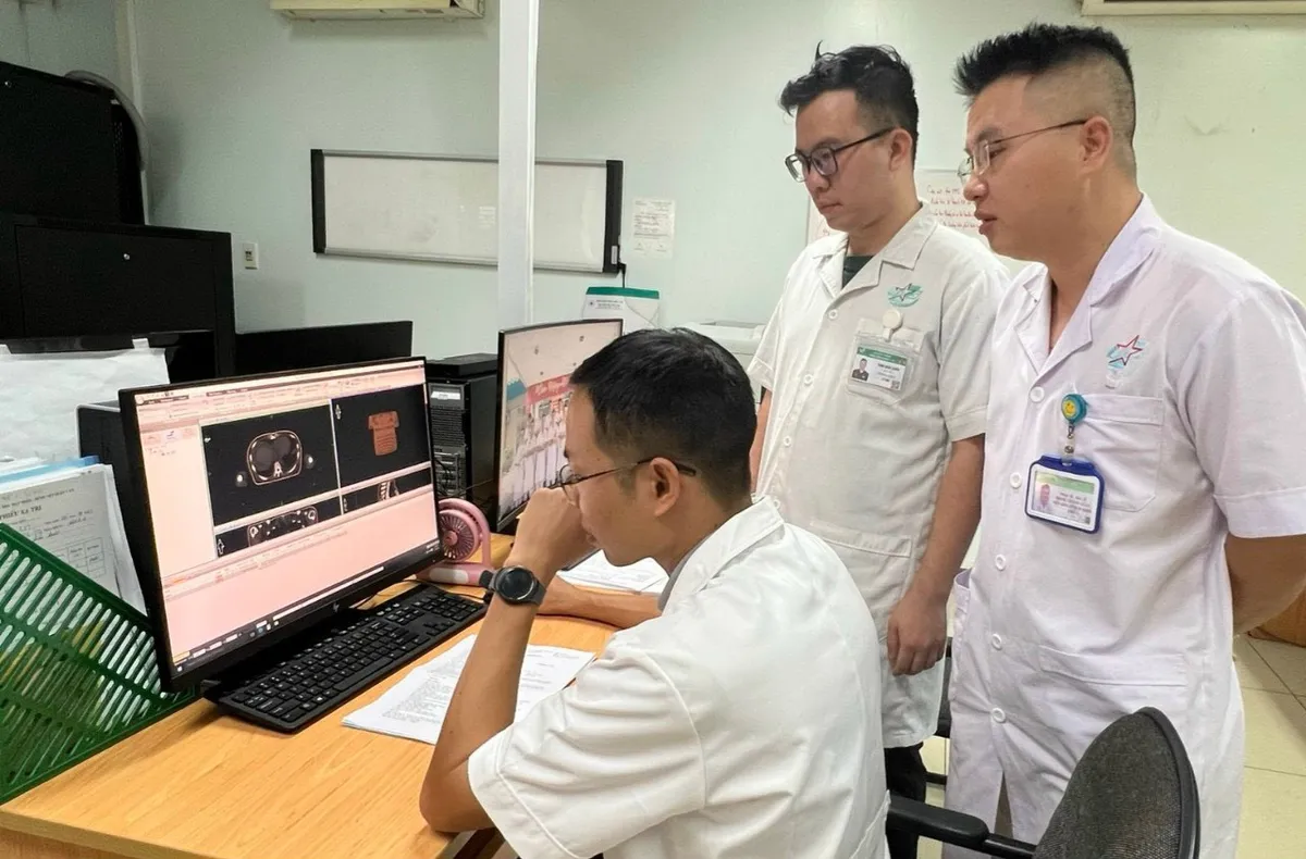 Phối hợp liên viện xạ trị cấp cứu cho bệnh nhân ung thư di căn - Ảnh 1.