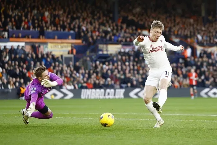 Hojlund lập kỷ lục, Manchester United tiến gần top 5 - Ảnh 1. Hojlund lập kỷ lục, Manchester United tiến gần top 5 - Ảnh 1.