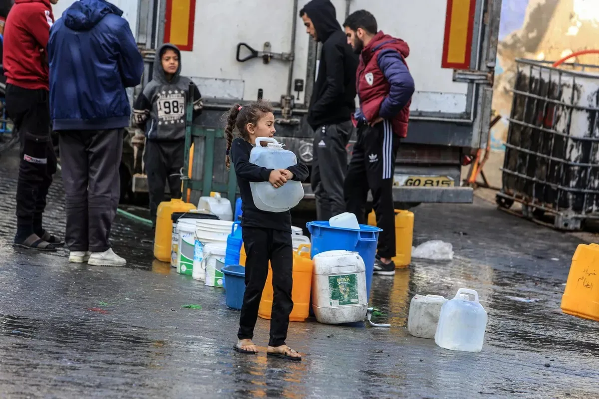 Cuộc chiến tìm nước sạch của người Palestine tại dải Gaza - Ảnh 1.