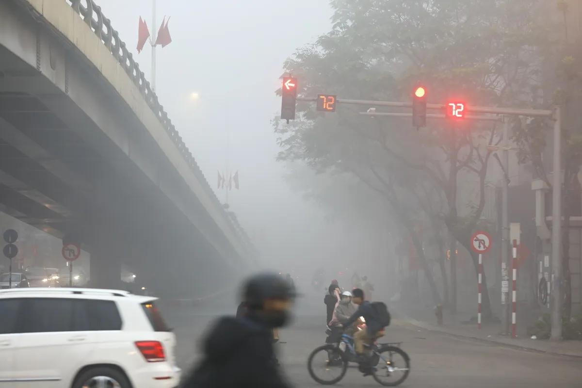 Vì sao Hà Nội mù mịt trong sương dày đặc? - Ảnh 5.