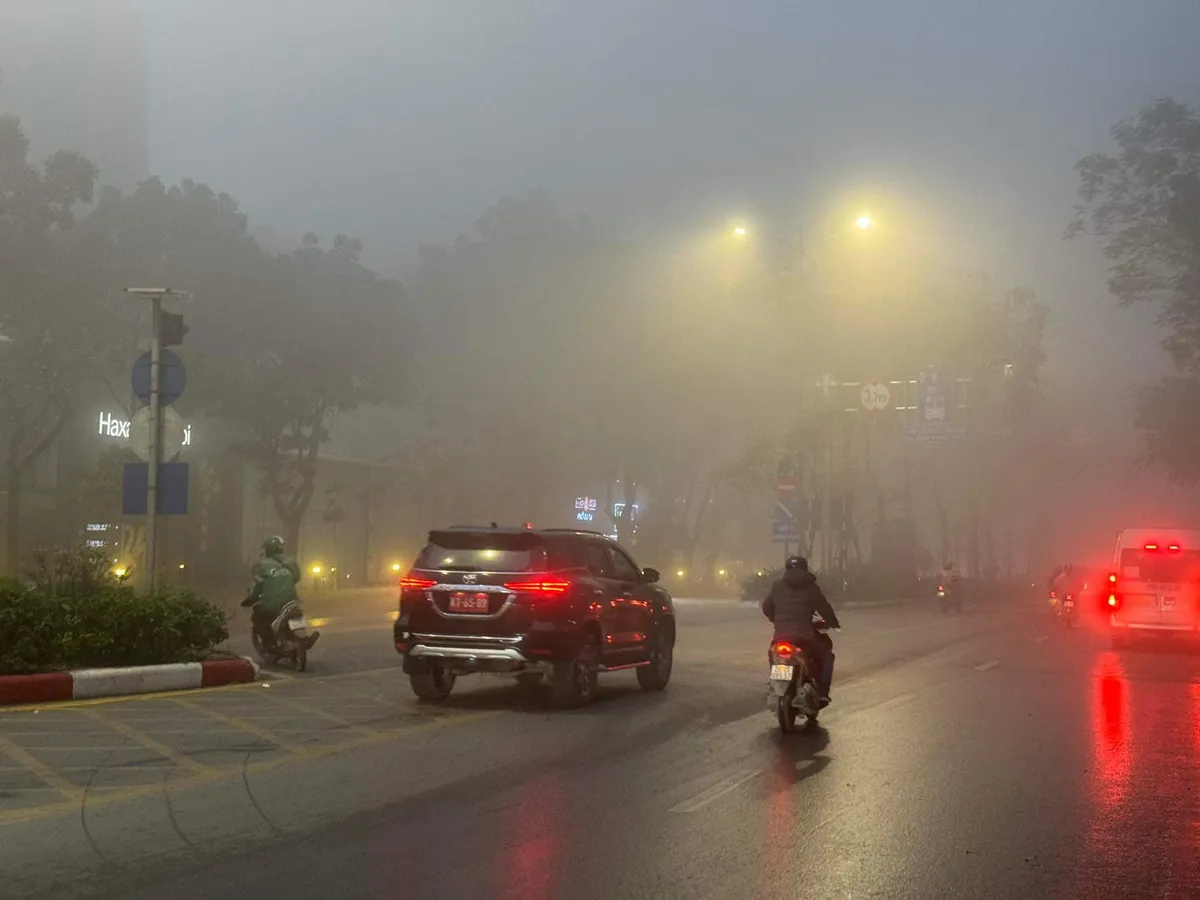 Vì sao Hà Nội mù mịt trong sương dày đặc? - Ảnh 10.