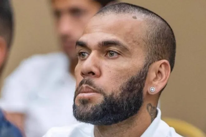 Dani Alves ngồi tù 4 năm - Ảnh 1. Dani Alves ngồi tù 4 năm - Ảnh 1.