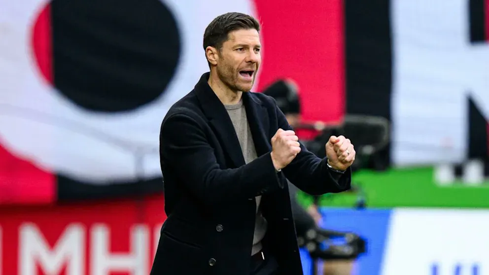HLV Xabi Alonso nhận được nhiều quan tâm từ các đội bóng lớn - Ảnh 2. HLV Xabi Alonso nhận được nhiều quan tâm từ các đội bóng lớn - Ảnh 2.