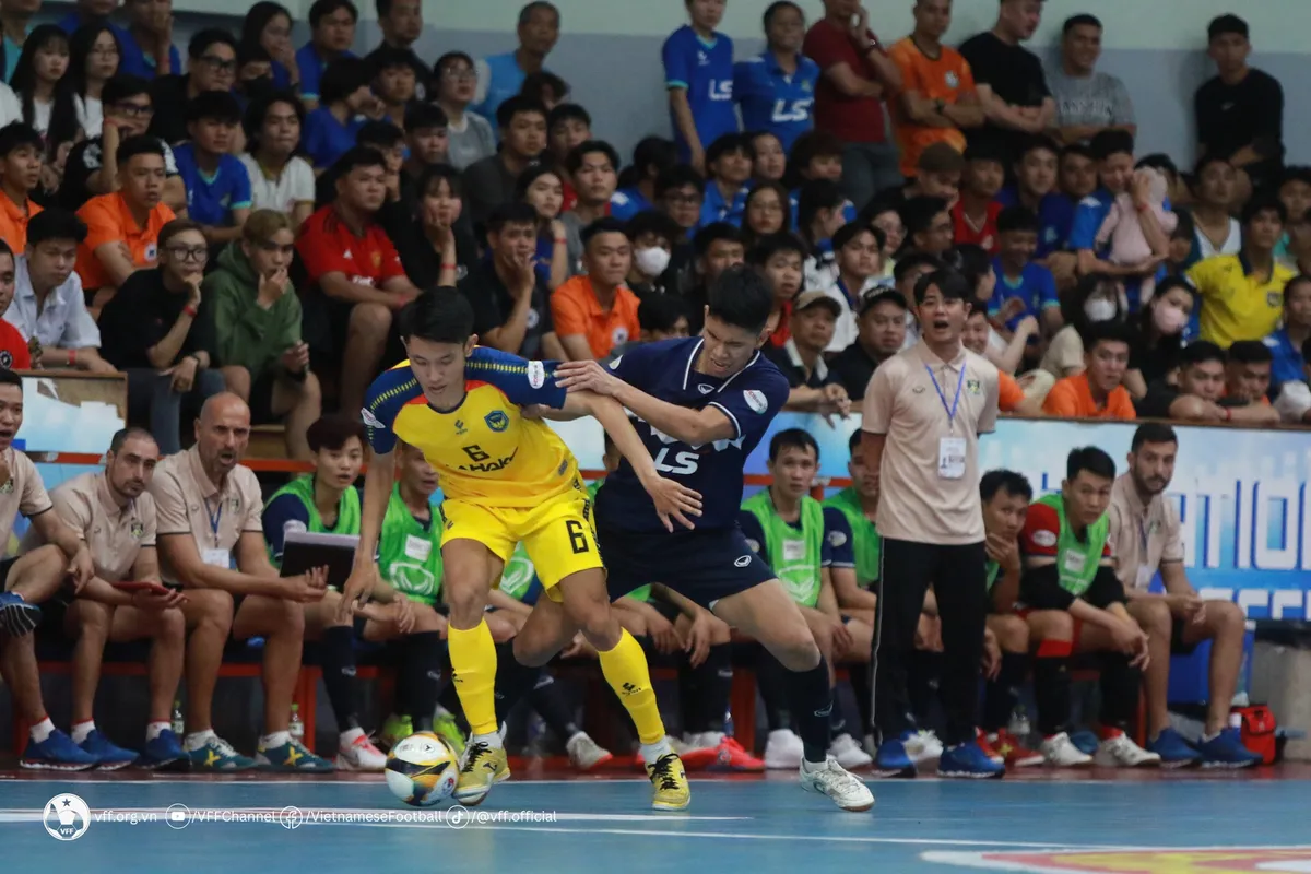 Thái Sơn Nam TP.HCM hạ “Quạ ba chân” trong trận ra quân tại giải futsal HDBank VĐQG 2024 - Ảnh 1. Thái Sơn Nam TP.HCM hạ “Quạ ba chân” trong trận ra quân tại giải futsal HDBank VĐQG 2024 - Ảnh 1.
