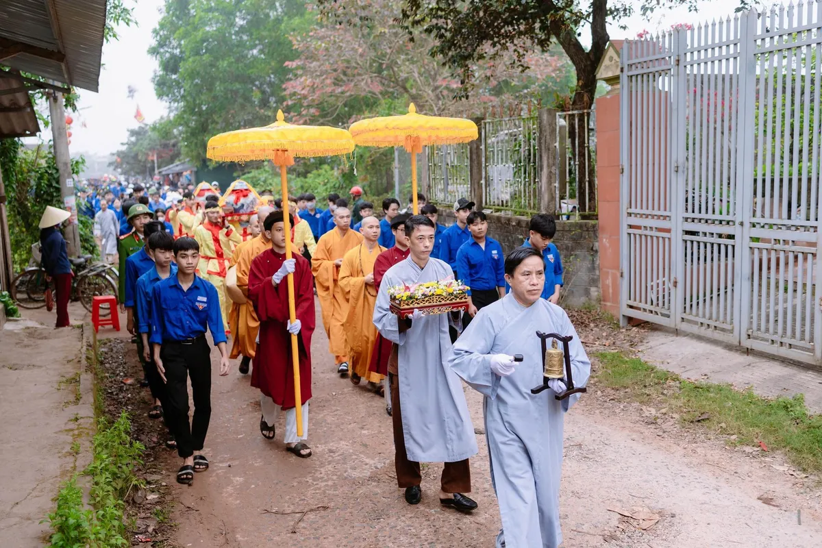 Độc đ&aacute;o Lễ hội di t&iacute;ch lịch sử ch&ugrave;a Hoằng Ph&uacute;c tại Quảng B&igrave;nh - Ảnh 4.