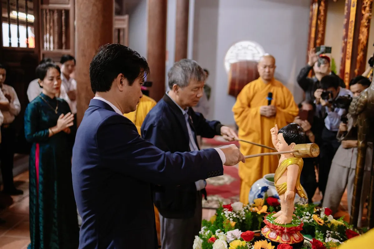 Độc đ&aacute;o Lễ hội di t&iacute;ch lịch sử ch&ugrave;a Hoằng Ph&uacute;c tại Quảng B&igrave;nh - Ảnh 5.