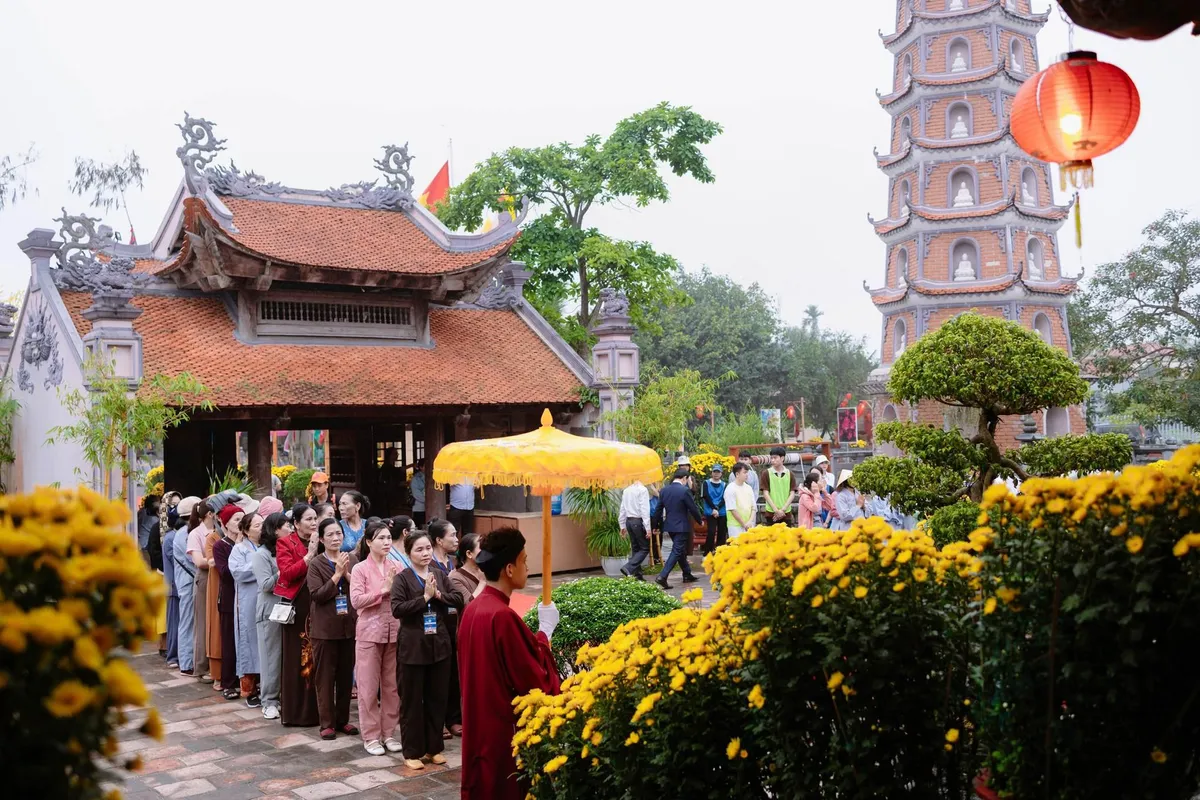 Độc đ&aacute;o Lễ hội di t&iacute;ch lịch sử ch&ugrave;a Hoằng Ph&uacute;c tại Quảng B&igrave;nh - Ảnh 6.