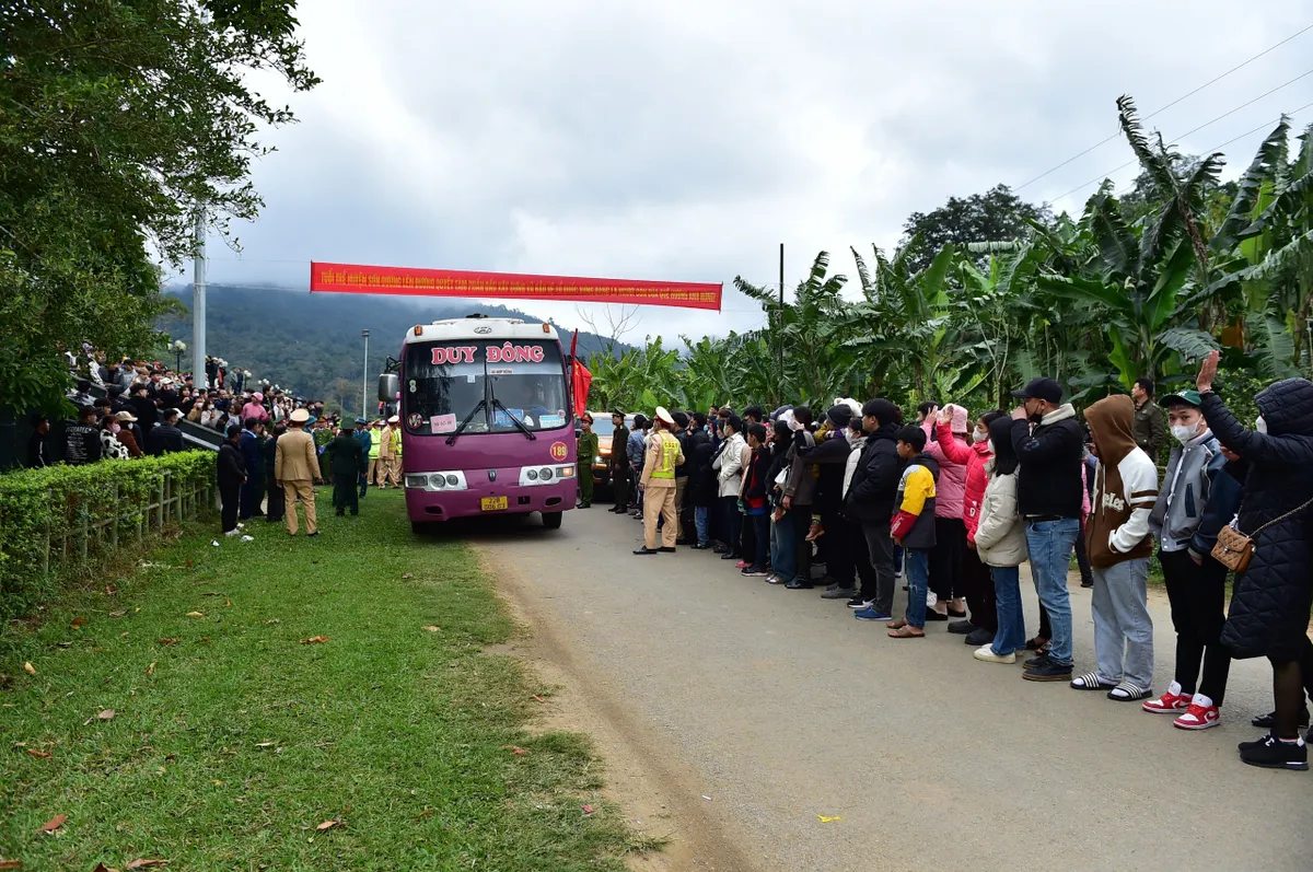 Hơn 600 tân binh ở Tuyên Quang viết đơn tình nguyện nhập ngũ - Ảnh 14.