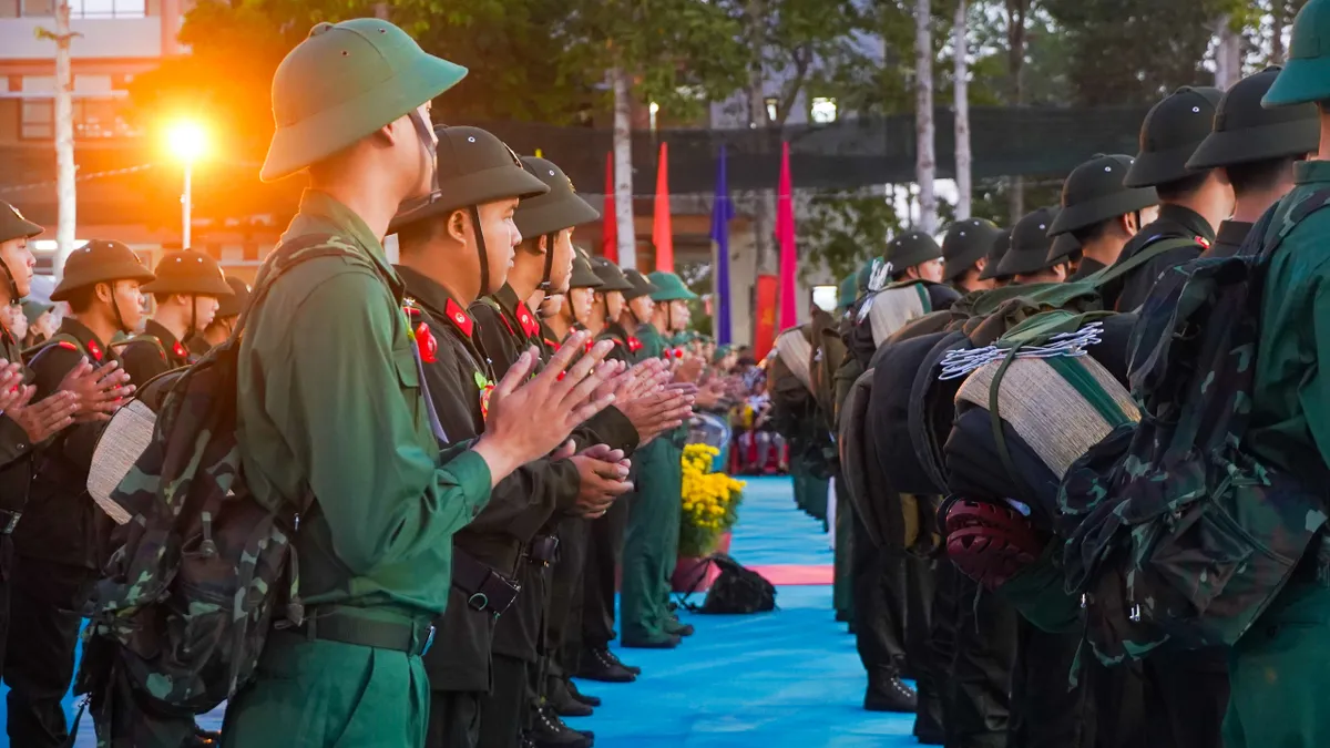 Nhiều cung bậc cảm xúc của tân binh Cần Thơ trong ngày nhập ngũ - Ảnh 15.