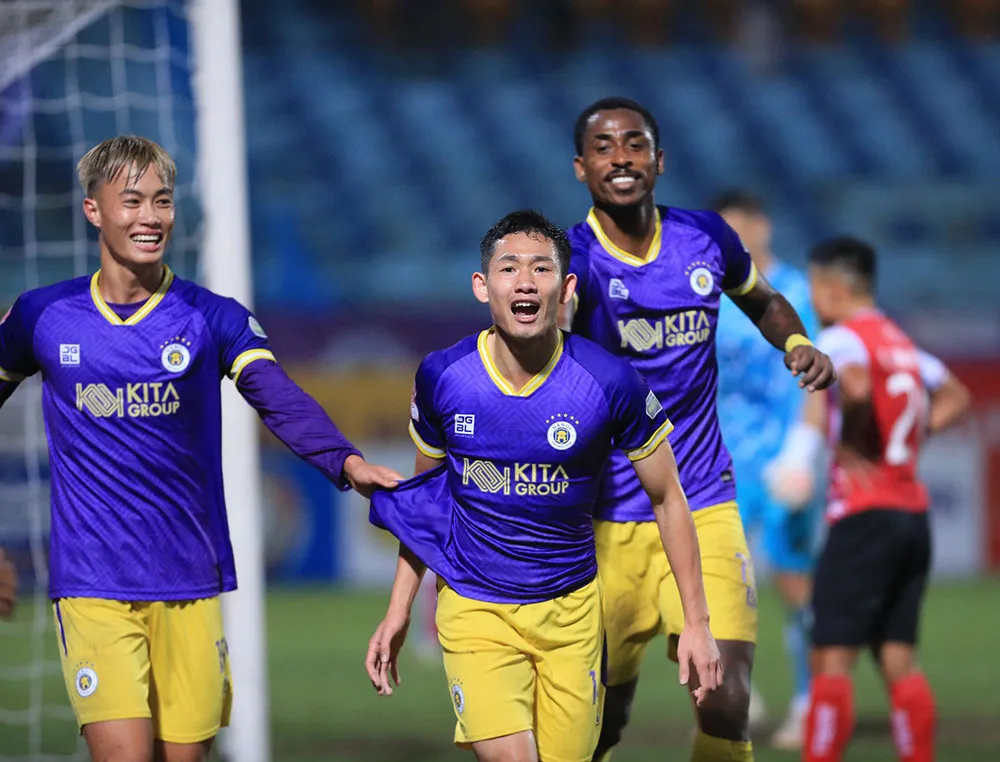 Vòng 11 V.League 2023/24: Cuộc đua ở 2 đầu bảng xếp hạng! - Ảnh 1. Vòng 11 V.League 2023/24: Cuộc đua ở 2 đầu bảng xếp hạng! - Ảnh 1.
