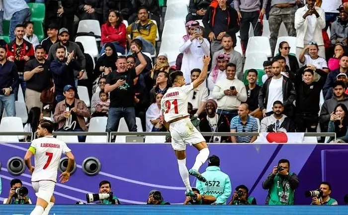 ĐT Iran 2-1 ĐT Nhật Bản: Iran thắng kịch tính trước Nhật Bản - Ảnh 2. ĐT Iran 2-1 ĐT Nhật Bản: Iran thắng kịch tính trước Nhật Bản - Ảnh 2.