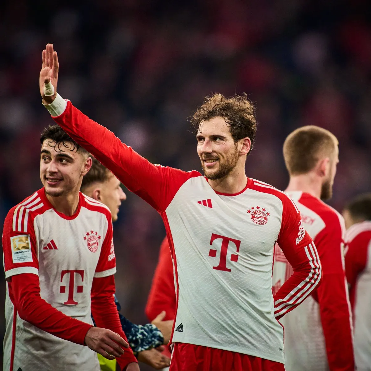 Bayer Leverkusen củng cố ngôi đầu Bundesliga - Ảnh 2. Bayer Leverkusen củng cố ngôi đầu Bundesliga - Ảnh 2.