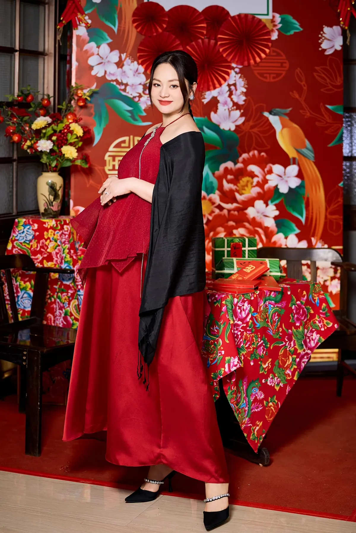 Sao Việt tất bật trang ho&agrave;ng nh&agrave; cửa đ&oacute;n Tết, Quỳnh Nga ch&uacute;c mừng d&agrave;n Chị đẹp - Ảnh 5.