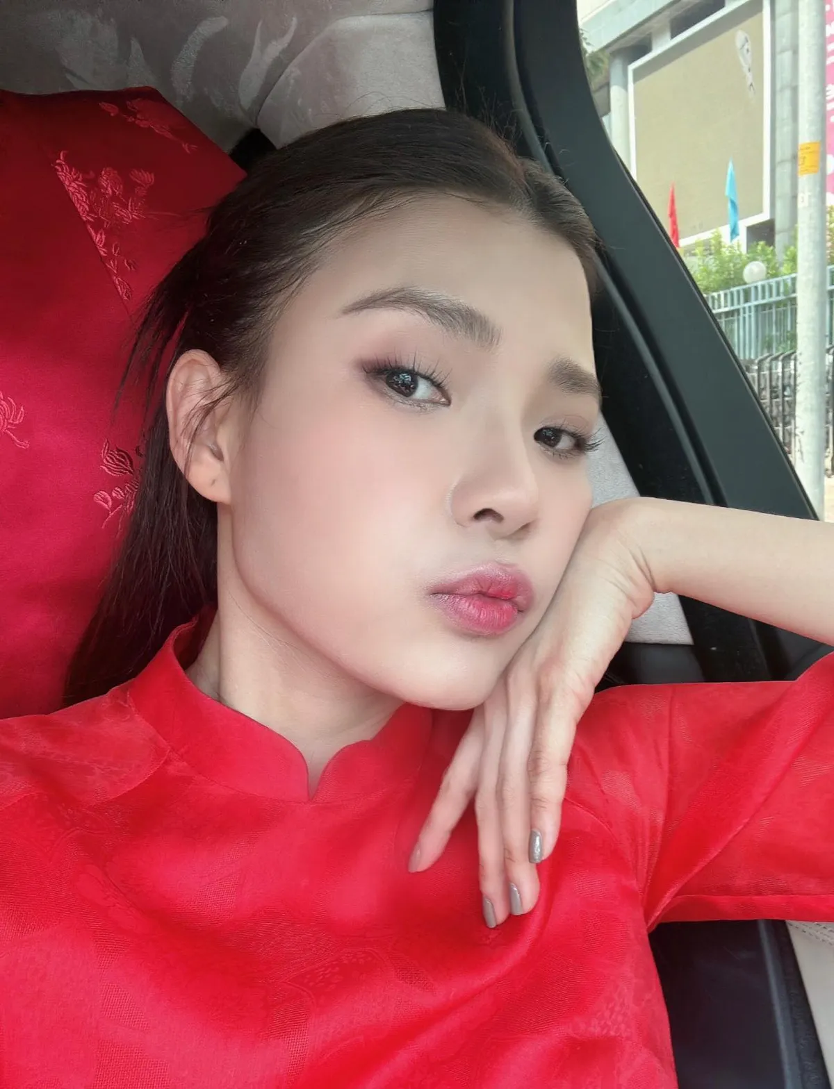 Sao Việt tất bật trang ho&agrave;ng nh&agrave; cửa đ&oacute;n Tết, Quỳnh Nga ch&uacute;c mừng d&agrave;n Chị đẹp - Ảnh 8.