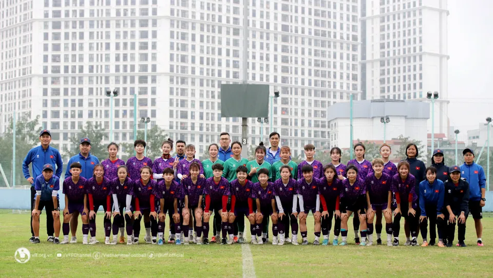HLV Akira: “Tôi giao bài tập cho các cầu thủ trong dịp Tết để giữ thể lực và phong độ” - Ảnh 5. HLV Akira: “Tôi giao bài tập cho các cầu thủ trong dịp Tết để giữ thể lực và phong độ” - Ảnh 5.