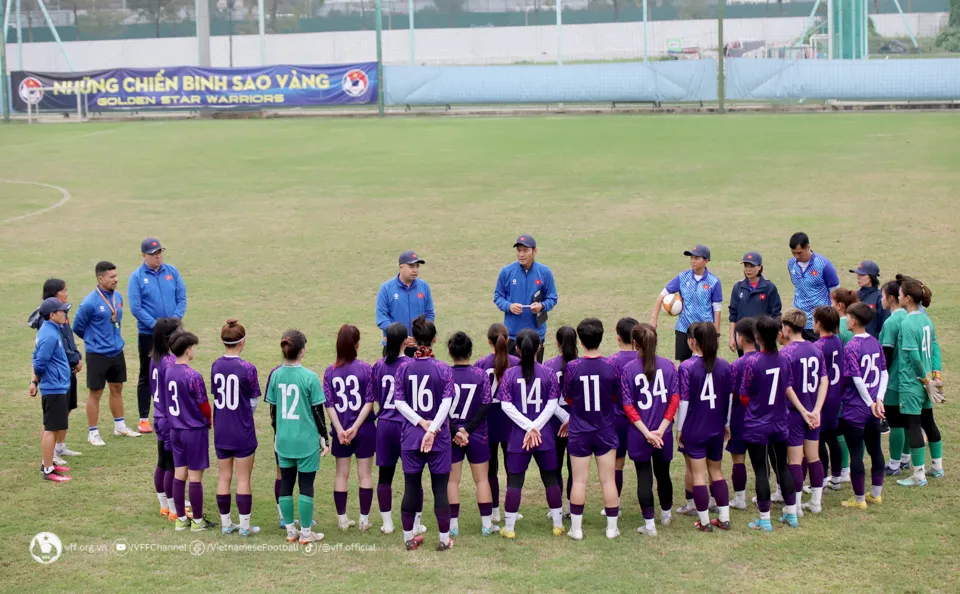 HLV Akira: “Tôi giao bài tập cho các cầu thủ trong dịp Tết để giữ thể lực và phong độ” - Ảnh 3. HLV Akira: “Tôi giao bài tập cho các cầu thủ trong dịp Tết để giữ thể lực và phong độ” - Ảnh 3.