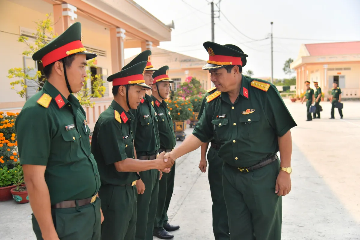 Kiểm tra công tác trực Tết Nguyên đán trên tuyến biên giới Giang Thành - Ảnh 3.