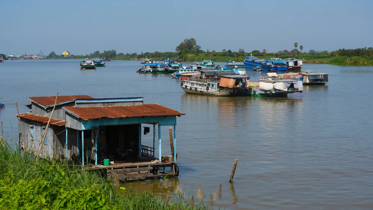 Bộ đội biên phòng ngày đêm mật phục chống buôn lậu những ngày cận Tết - Ảnh 1.