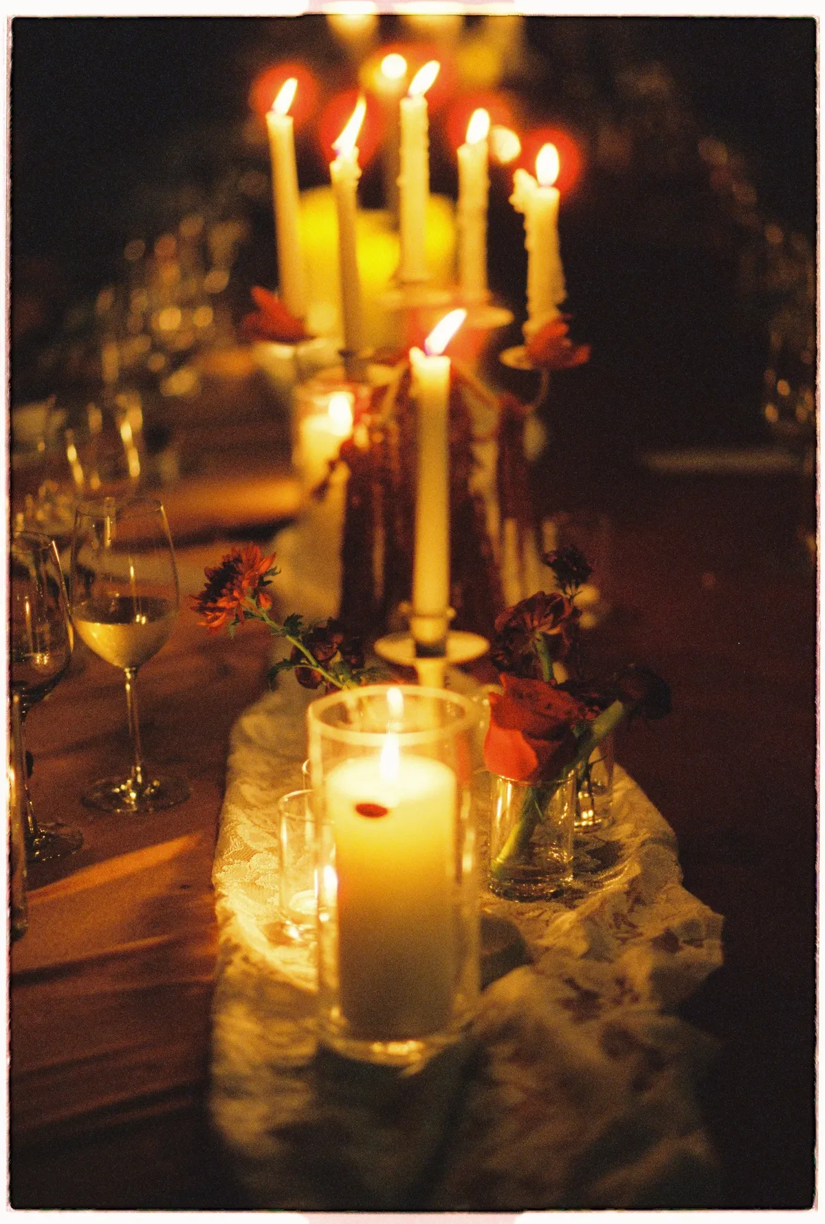 Khoảnh khắc đẹp khi lễ cưới tổ chức trong hang động ở Quảng Ninh - Ảnh 5.