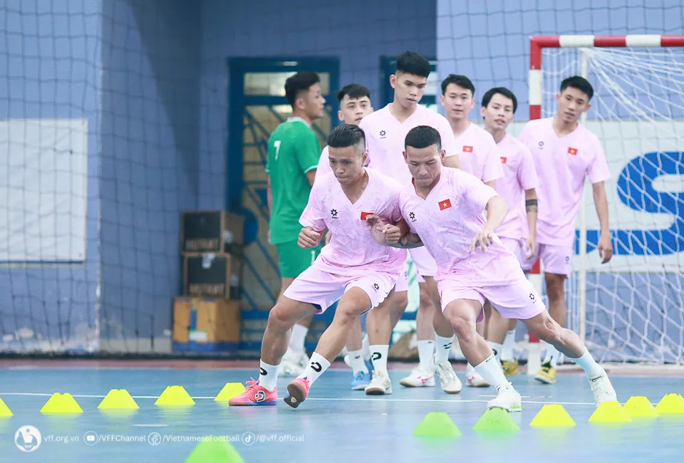 Đội tuyển futsal Việt Nam h&agrave;o hứng khởi động cho chiến dịch VCK futsal ch&acirc;u &Aacute; 2024 - Ảnh 2.