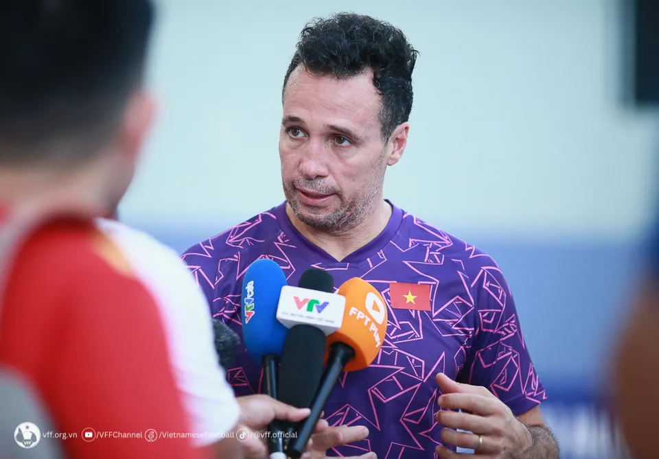 Đội tuyển futsal Việt Nam h&agrave;o hứng khởi động cho chiến dịch VCK futsal ch&acirc;u &Aacute; 2024 - Ảnh 1.