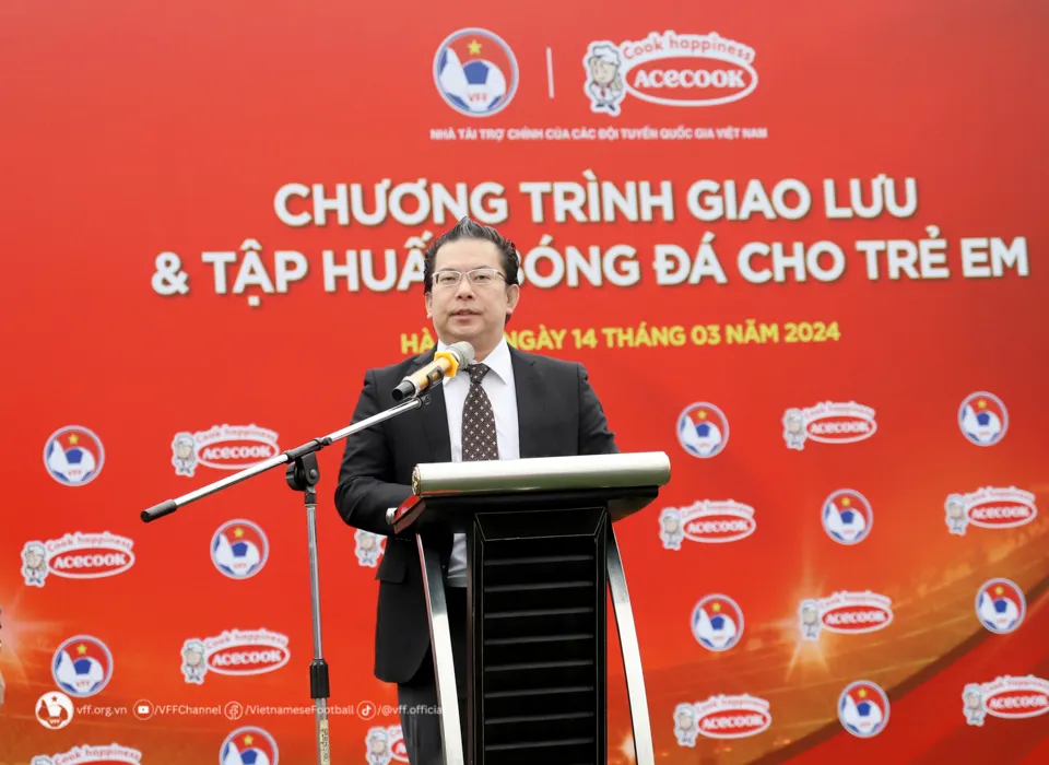 C&aacute;c tuyển thủ giao lưu c&ugrave;ng c&aacute;c em nhỏ l&agrave;ng Trẻ Em SOS Việt Nam  - Ảnh 3.
