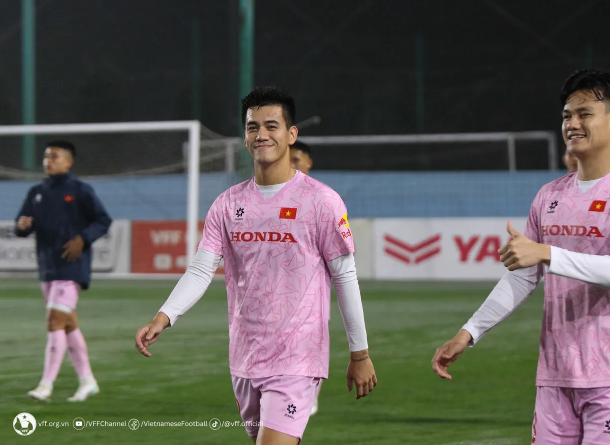 Tuyển Việt Nam tập trung đủ qu&acirc;n số, t&iacute;ch cực tập luyện cho cuộc đọ sức với Indonesia  - Ảnh 5.