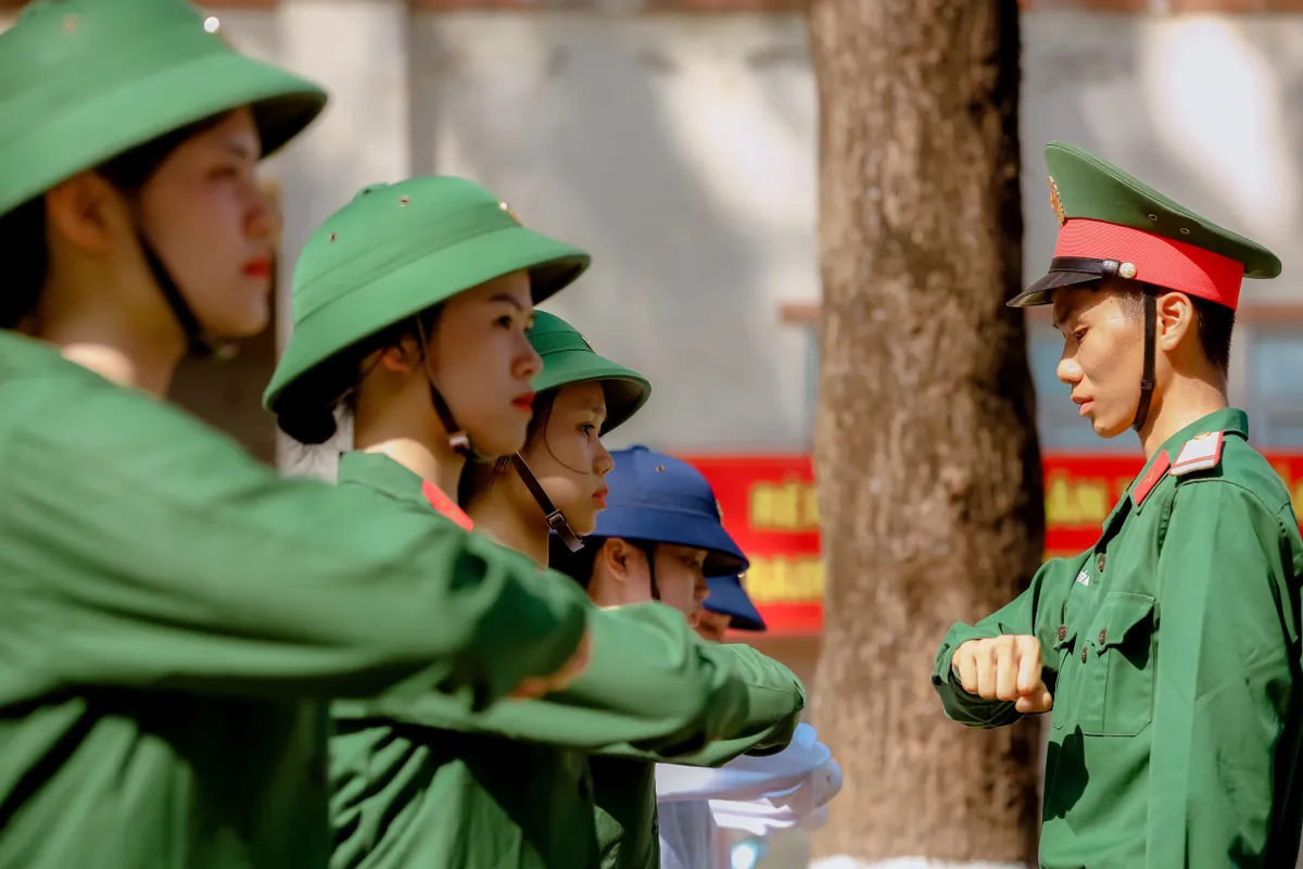 Những b&oacute;ng hồng trong qu&acirc;n ngũ - Ảnh 4.