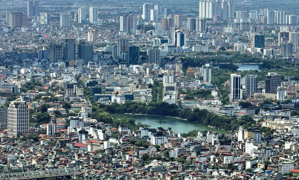 Hà Nội đắt đỏ, vì sao? - Ảnh 1. Hà Nội đắt đỏ, vì sao? - Ảnh 1.